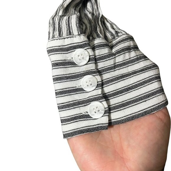 Vici blouse women's L gray white striped loose fit adjustable sleeve button down - Picture 6 of 10